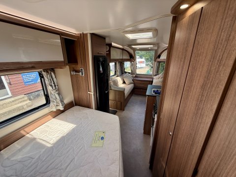 Bailey Unicorn Valencia 25