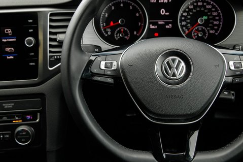 Volkswagen Golf SV MATCH TSI EVO DSG 18