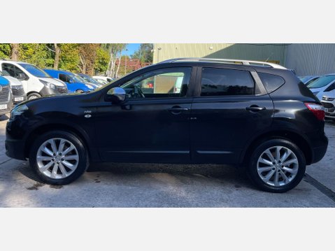 Nissan Qashqai 2.0 dCi Tekna Auto 4WD Euro 5 5dr (AVM) 17