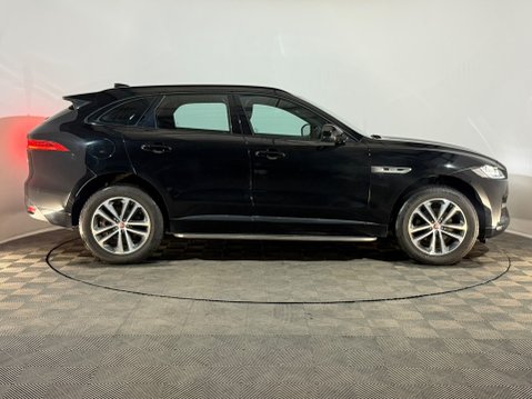 Jaguar F-Pace R-SPORT AWD 4