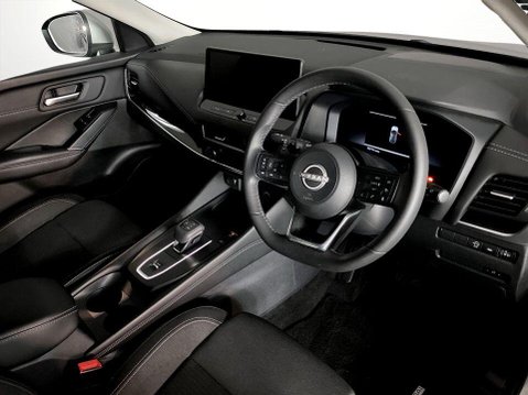 Nissan Qashqai 1.3 DIG-T MHEV N-Connecta SUV 5dr Petrol Hybrid XTRON Euro 6 (s/s) (158 ps) 12