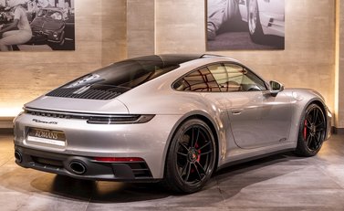 Porsche 911 (992) Carrera GTS 5