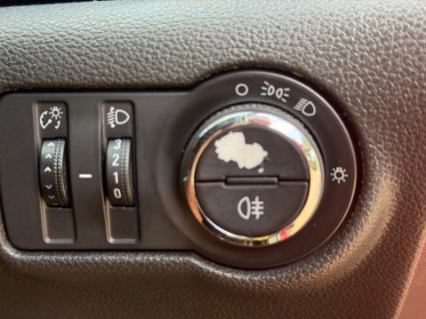 Vauxhall Astra 1.6 16v SRi Auto Euro 5 5dr 9