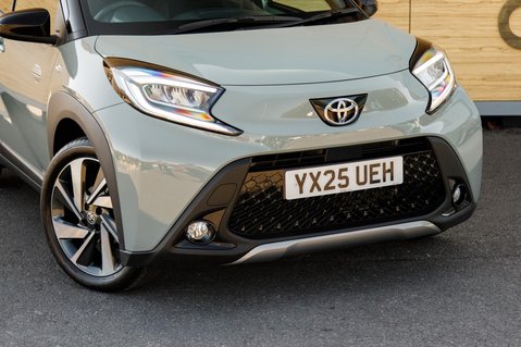 Toyota Aygo X VVT-I EXCLUSIVE 10