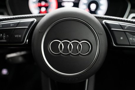 Audi A4 2.0 TFSI 40 Black Edition Estate 5dr Petrol S Tronic Euro 6 (s/s) (204 ps) 10