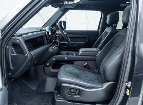 Land Rover Defender 90 V8 Carpathian Edition Urban Widetrack 25