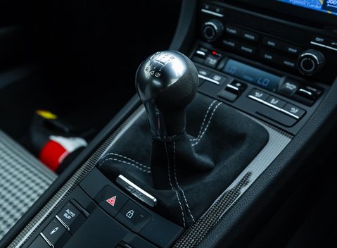 Porsche Cayman GT4 (718) 24