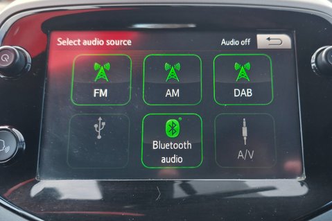 Toyota Aygo 1.0 VVT-I X-PLAY TSS LOOK! JUST 27000 MILES! LOW INSURANCE! 17