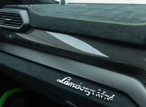 Lamborghini Urus PERFORMANTE 30