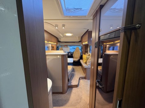 Burstner Ixeo IT 680 G 35