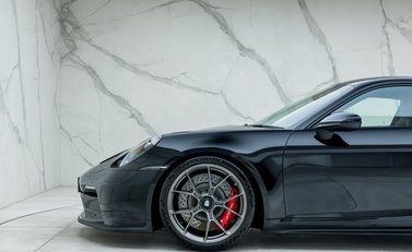 Porsche 911 GT3 TOURING (992) 35