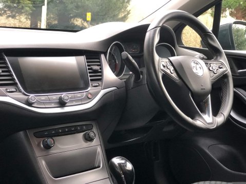 Vauxhall Astra 1.6 CDTi Tech Line Sports Tourer Euro 6 (s/s) 5dr 27