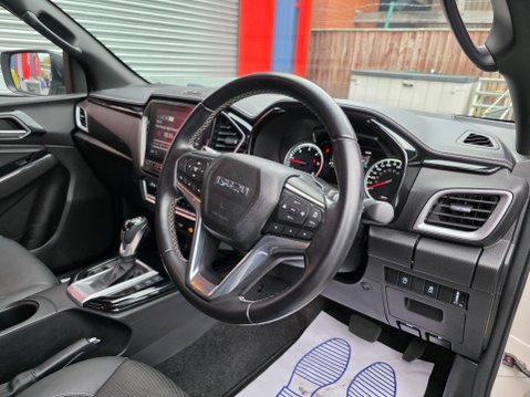 Isuzu D-Max V-CROSS DCB AUTO 18