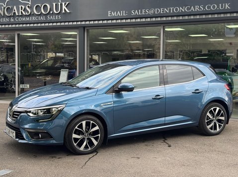 Renault Megane ICONIC TCE 7