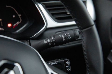 Renault Captur TECHNO E-TECH 18