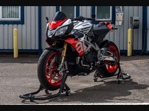Aprilia Tuono 1.1 Tuono V4 1100 Factory 7