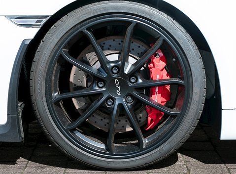 Porsche Cayman GT4 10