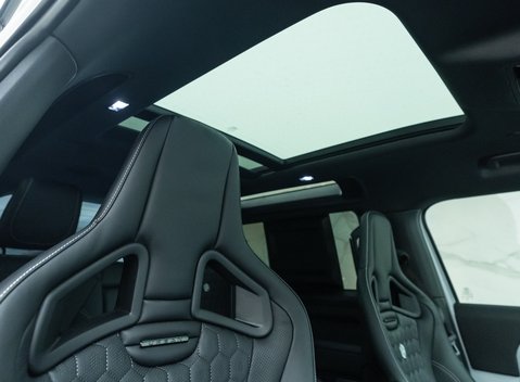 Land Rover Defender 90 V8 P525 URBAN 17