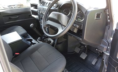 Land Rover 90 County 15
