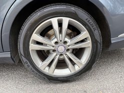 Mercedes-Benz E Class 2.1 E220 SE CDi Auto 5dr 57