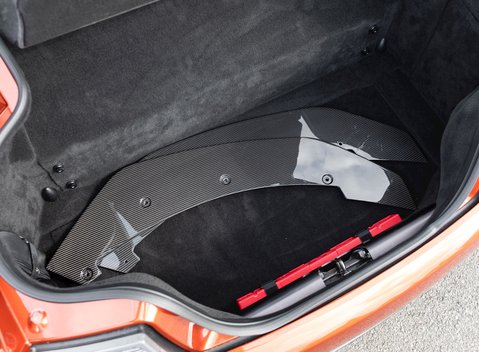 Aston Martin Vantage GT8 34