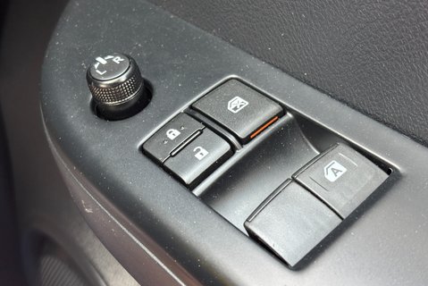 Toyota Hilux Active 4WD D-4D ECB Pickup 34