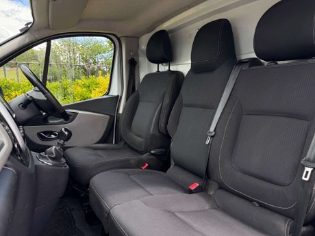 Renault Trafic 1.6 Trafic SL27 Sport Nav dCi 29