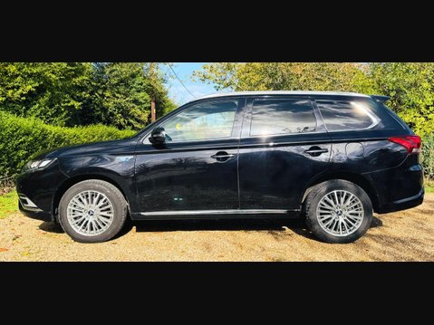 Mitsubishi Outlander 2.4h TwinMotor 13.8kWh 4h SUV 5dr Petrol Plug-in Hybrid CVT 4WD Euro 6 (s/s 3