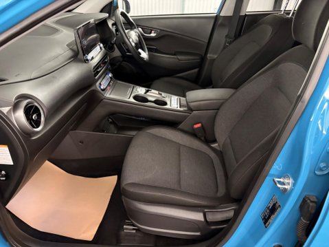 Hyundai KONA 39kWh Premium Auto 5dr (10.5kW Charger) 6