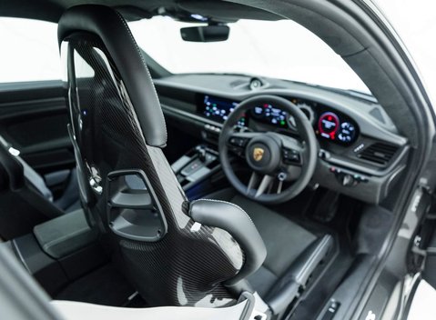 Porsche 911 Carrera GTS (992) 15