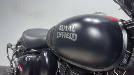 Royal Enfield Classic 2023 73 PLATE ONLY 1K MOT 1 OWNER A2 READY MODERN RETRO 350CC 19