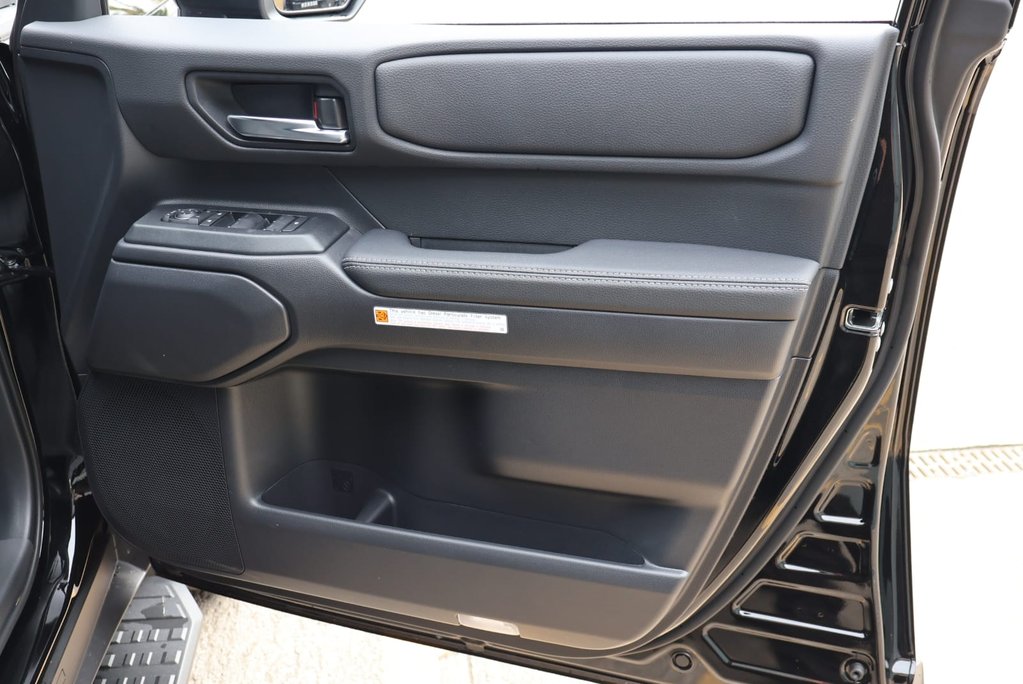 Toyota Land Cruiser COMMERCIAL WITH  REAR SEATS AND PRIVACY  12