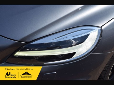 Volvo V40 2.0 V40 R-Design D2 5dr 11