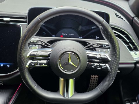 Mercedes-Benz E Class 2.0 E 300 AMG LINE Advanced E Auto 5dr 11
