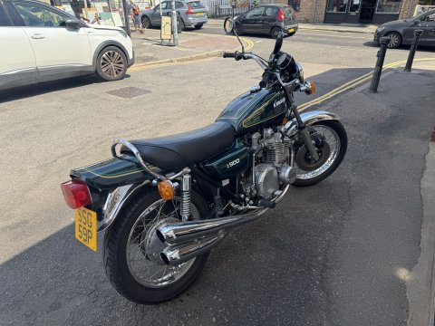 Kawasaki Z900 A4 46