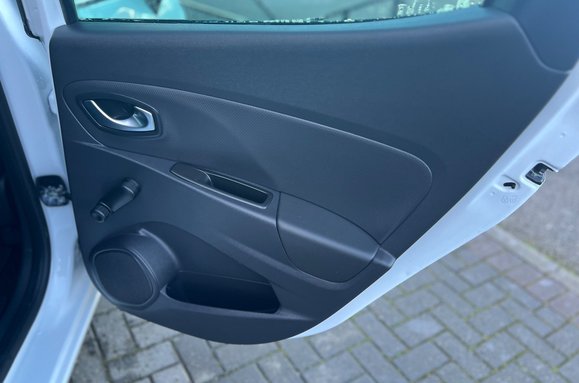 Renault Clio ICONIC 0.9 TCE 5 DOOR 29