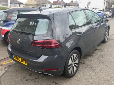 Volkswagen Golf E-GOLF 8