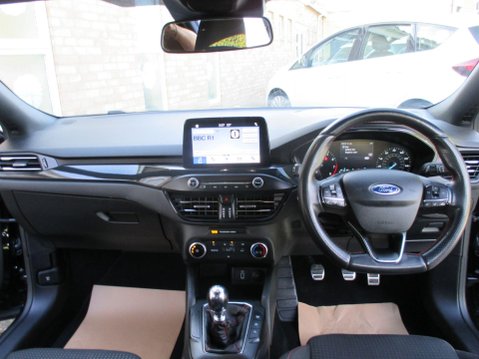 Ford Focus 1.0T EcoBoost ST-Line Euro 6 (s/s) 5dr 14