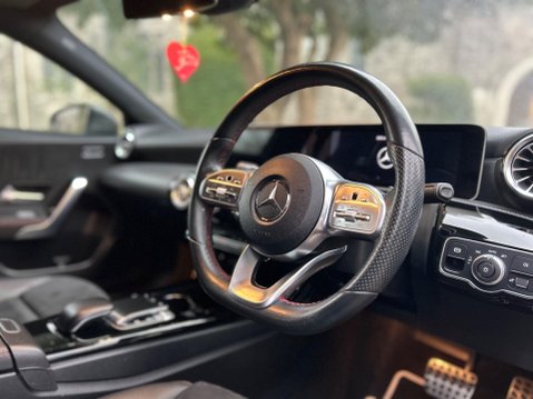 Mercedes-Benz A Class A 200 AMG LINE PREMIUM 23