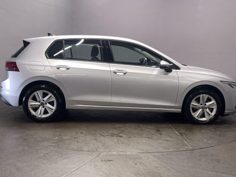 Volkswagen Golf 1.5 eTSI MHEV Life Hatchback 5dr Petrol Hybrid DSG Euro 6 (s/s) (150 ps) 9
