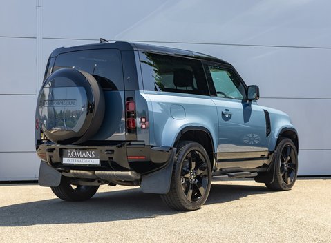 Land Rover Defender 90 D300 X-DYNAMIC HSE 4