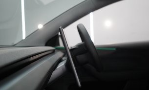 Tesla Model Y PREMIUM LONG RANGE AWD GROK AI Rear Screen Heated & Vented Seats 1 Owner VQ 23