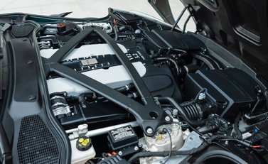 Aston Martin DBS Superleggera 37