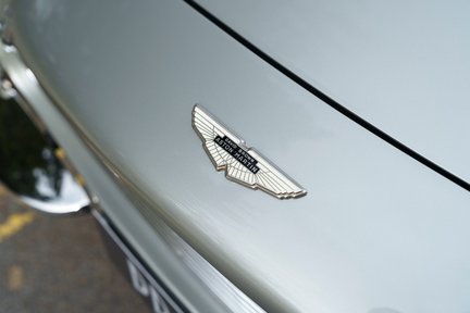 Aston Martin DB6 Mark II 8