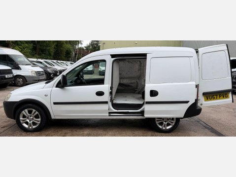 Vauxhall Combo 1.3 CDTi 1700 16v Panel Van 3dr Diesel Manual (134 g/km, 69 bhp) 21