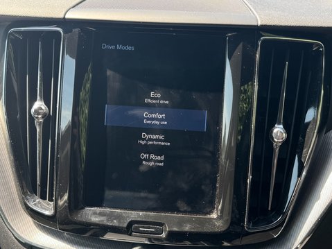 Volvo XC60 (Sold) 2.0 D4 R-Design SUV 5dr Diesel Manual AWD Euro 6 (s/s) (190 ps) 21