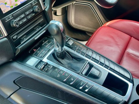 Porsche Macan 2.0T SUV 5dr Petrol PDK 4WD (s/s) (252 ps) 12