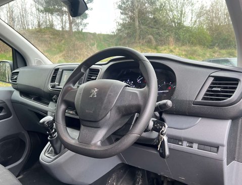 Peugeot Expert 2.0 Expert Professional Premium L1 Blue HDi 13