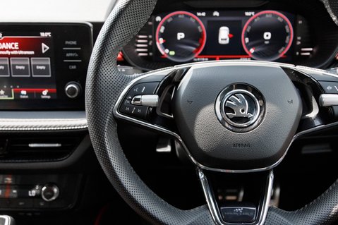 Skoda Fabia MONTE CARLO TSI DSG 18