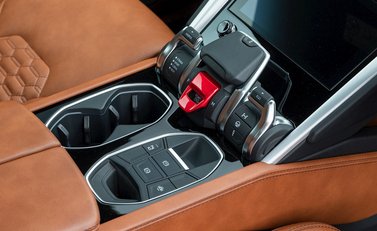 Lamborghini Urus 24